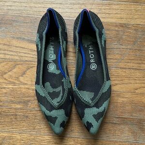 Rothy’s Pointed Flat in Camo